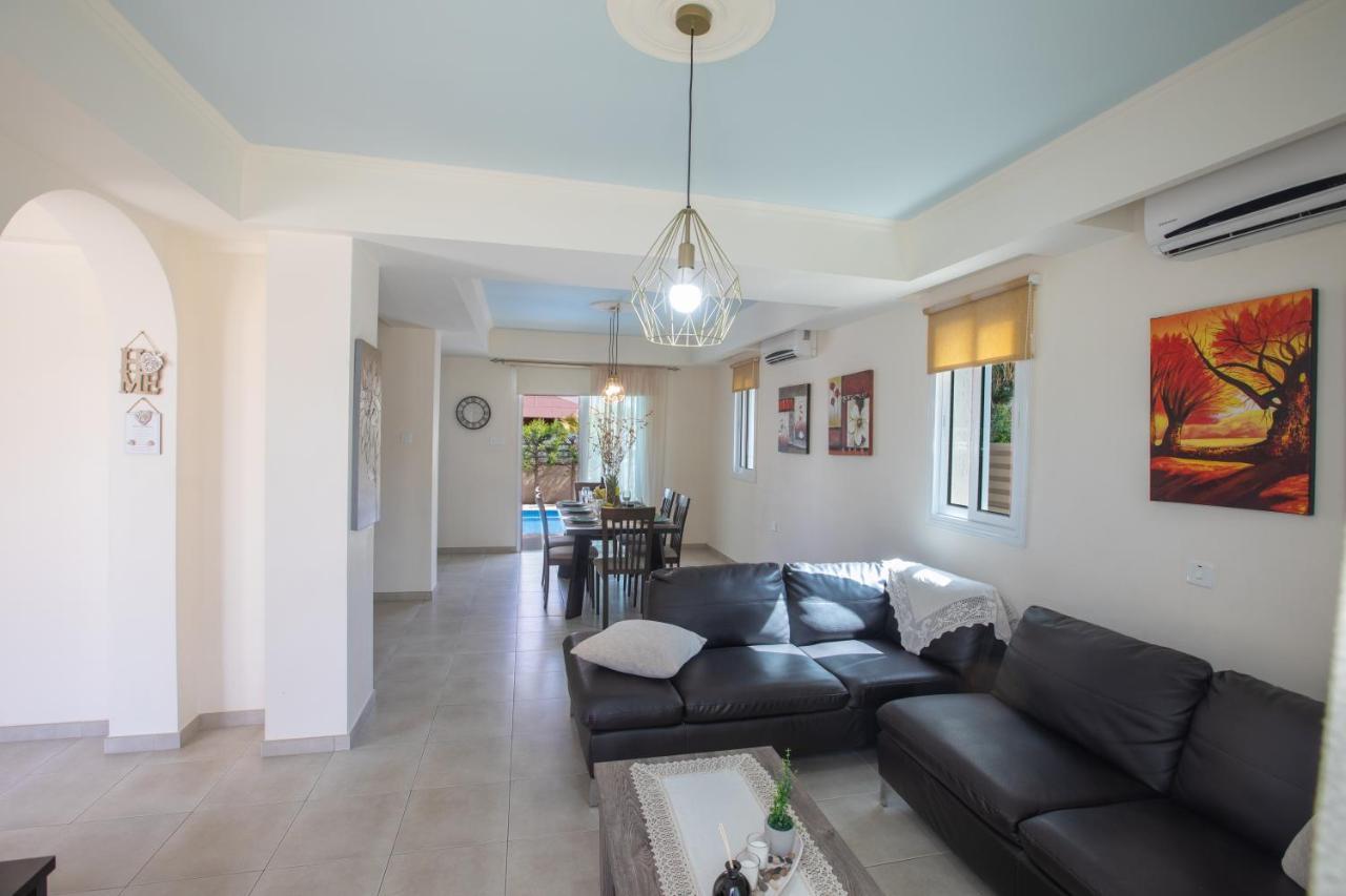George'S Lux Villa بروتاراس المظهر الخارجي الصورة